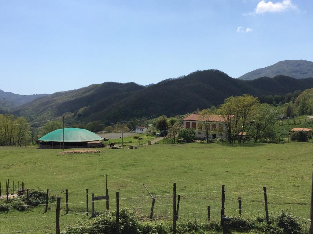Agriturismo Dei Legi San Pietro Vara 外观 照片